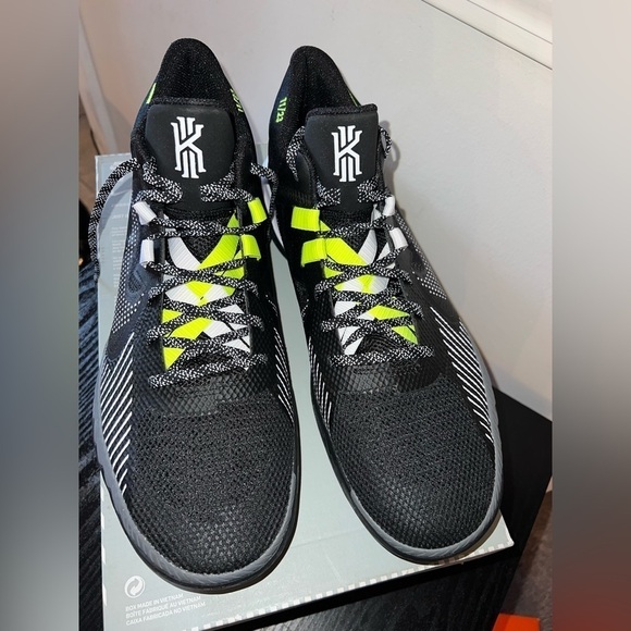 Nike Kyrie Flytrap V EP Black White Basketball DC8991-002 Men Size 14 - Picture 9 of 11